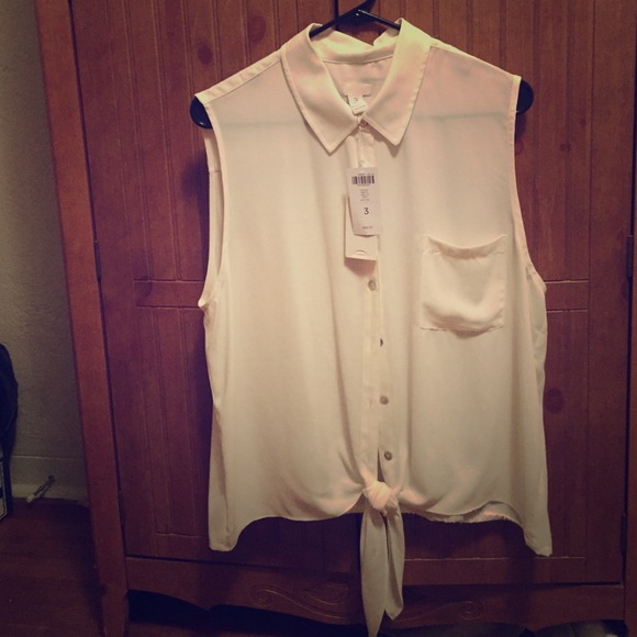 Chico's sleeveless blouse, NWT