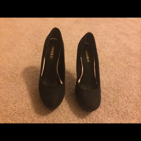 Black Suede Pumps