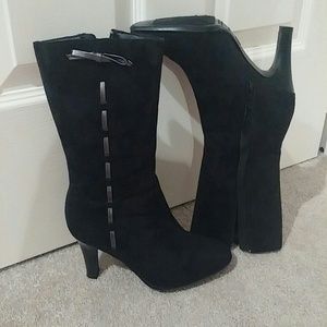 Suede size 7 boots