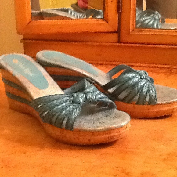 Aqua/cork wedges