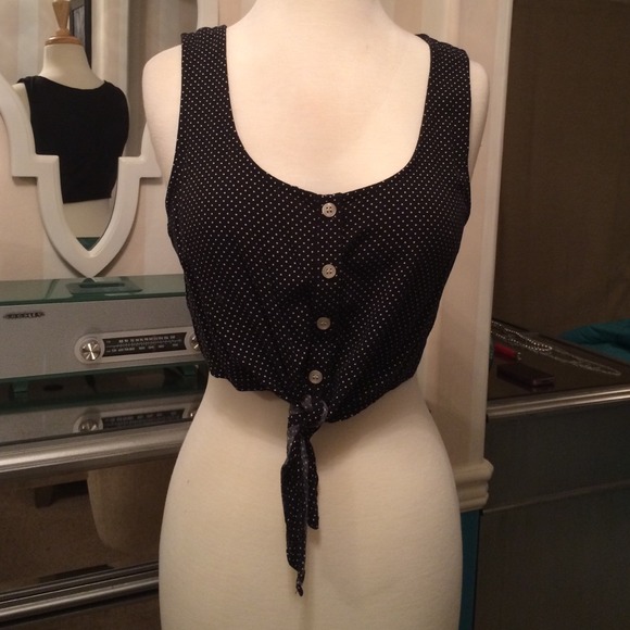 Black and white polka dot crop top - Picture 1 of 3