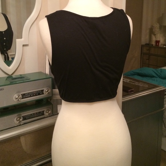 Black and white polka dot crop top - Picture 2 of 3