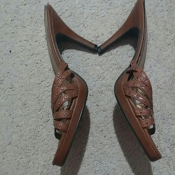 Heels - Picture 2 of 4