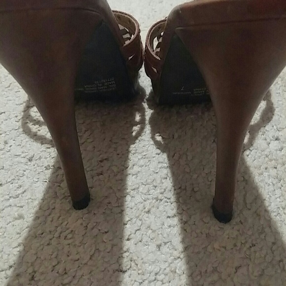Heels - Picture 4 of 4