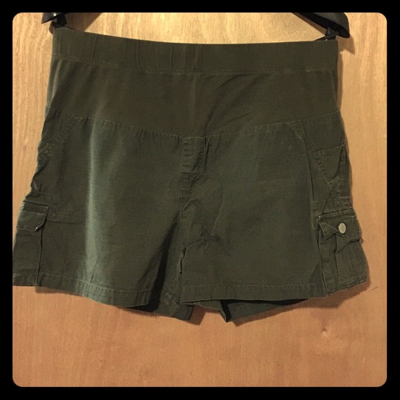 Maternity cargo shorts