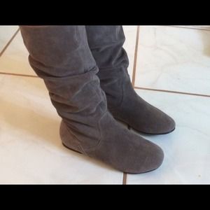 Suede boots