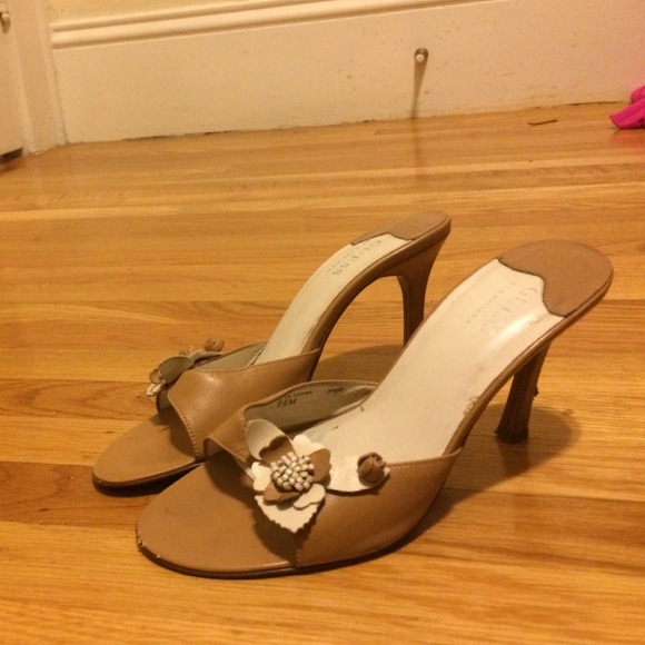 Guess shoes with flower