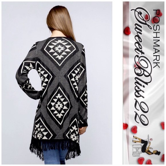 🌺Tribal Print Cardigan🌺 - Picture 2 of 4
