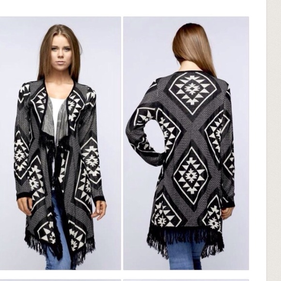 🌺Tribal Print Cardigan🌺 - Picture 3 of 4