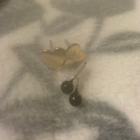 Earring bundle - Picture 1 of 3