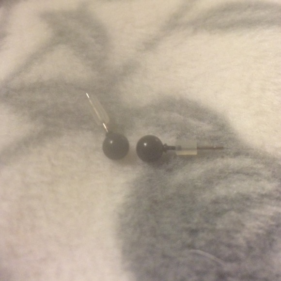 Earring bundle - Picture 3 of 3