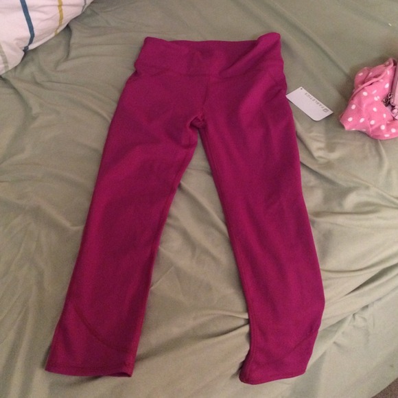 Last day at 20$ Sale 💐💐 Fabletics capris