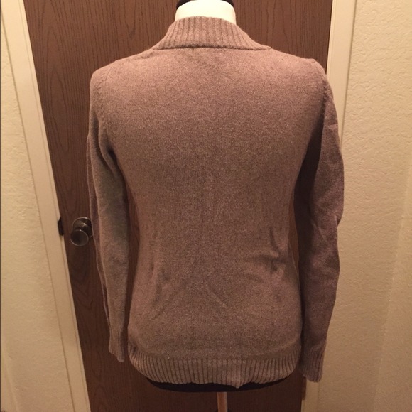 Lt Brown gap sweater. Sz small๐ - Picture 2 of 3