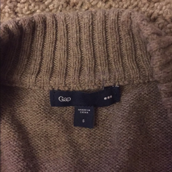 Lt Brown gap sweater. Sz small๐ - Picture 3 of 3