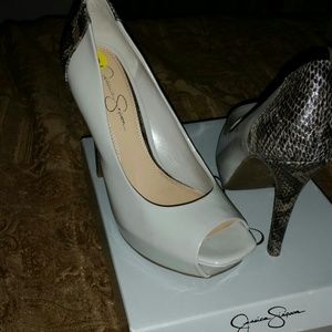 Jessica Simpson Peep toe