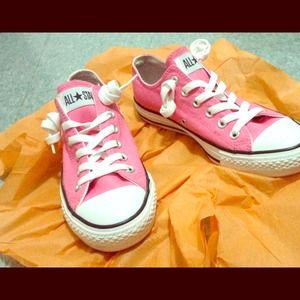 New Pink Converse- NO OFFERS