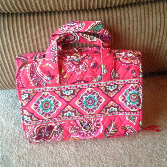 Vera Bradley hanging organizer