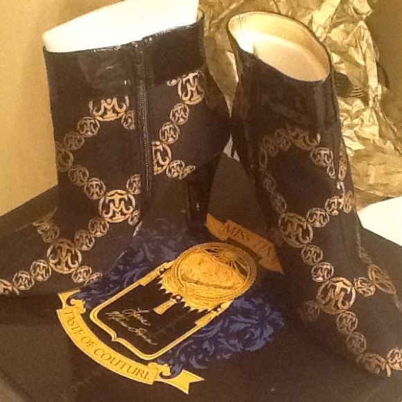 Black and Gold Boots - Picture 1 of 4