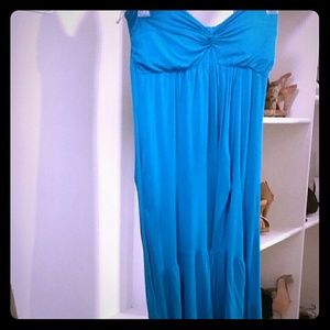SOLD 💙👗Strapless high low maxi dress