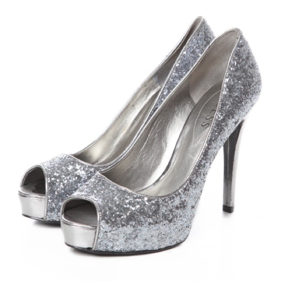 NEW! Guess Sparkle Peep Toe Pump - Size 8