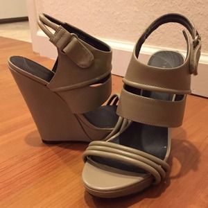 💠Host Pick💠 Comfy and stylish wedges