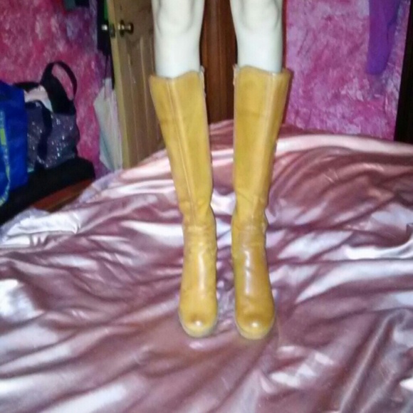 Just under knees boots.