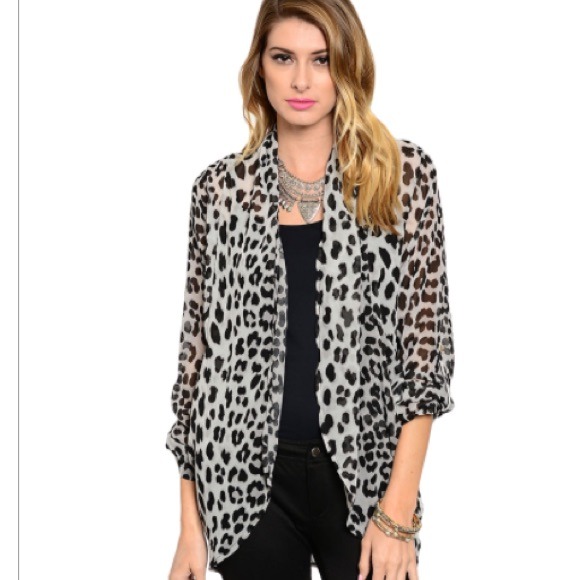 🆕Open Leopard Top - Picture 2 of 3