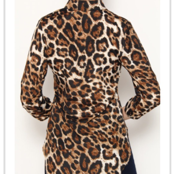 Leopard Print Split Neck Top - Picture 3 of 4