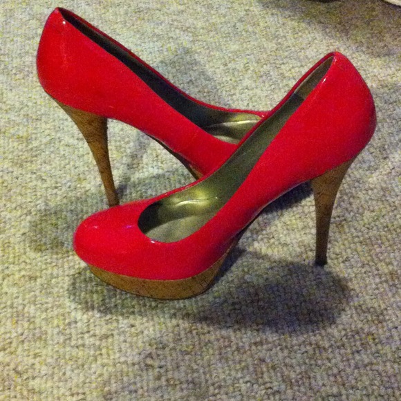 Sweater and heels bundle - Picture 2 of 4