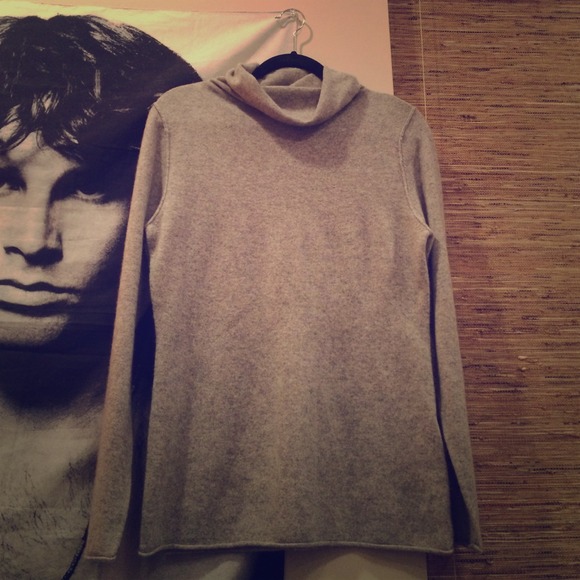 Old Navy Sweaters - Old Navy Women's Heather Grey Cashmere Sweater