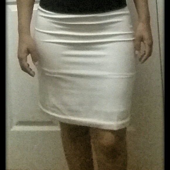 HOSTPICK!!! NWT Black and White Colorblock Dress - Picture 3 of 4