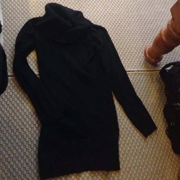 Derek Heart Long black sweater turtle neck