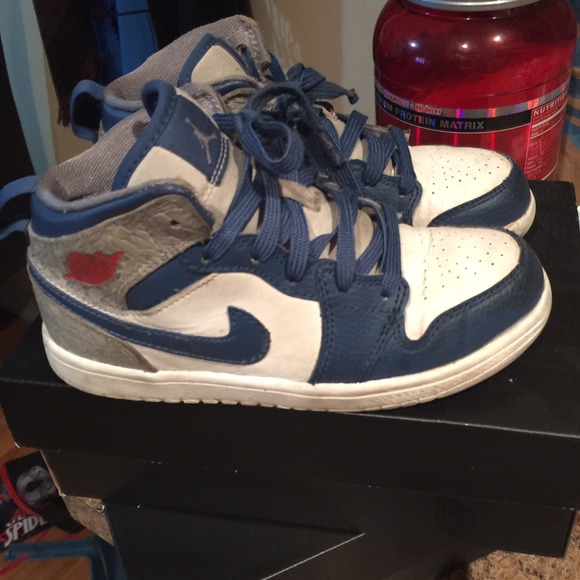 Grade school Jordan 1s "Dunks"