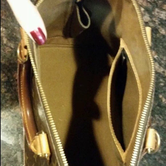 Louis Vuitton bag - Picture 3 of 4