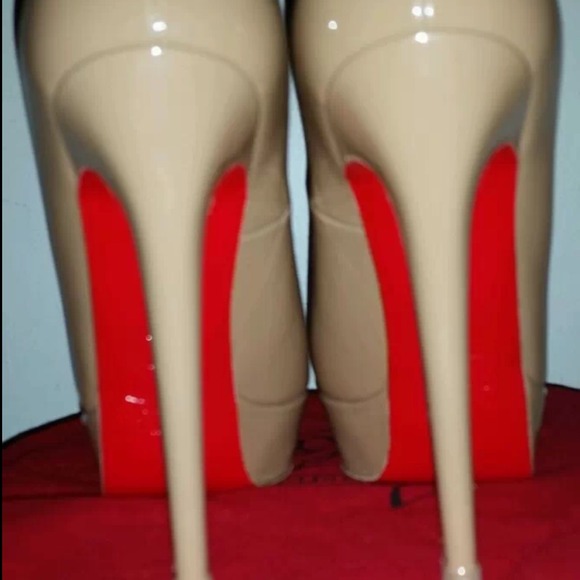 Christian loubouting Red Bottoms - Picture 3 of 4