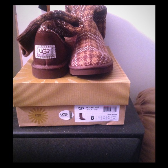 UGG Boots - Brand New knitted Uggs (paypal accepted)