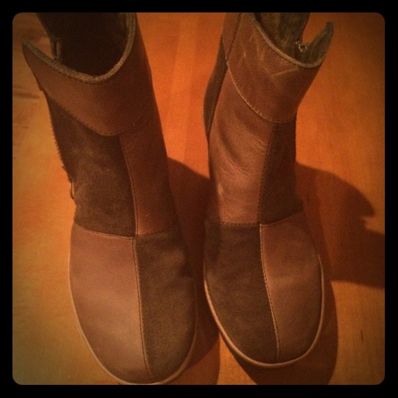 Fly London dual color brown booties