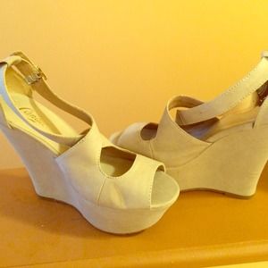 Cream wedges