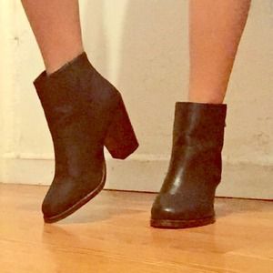 Urban outfitter boots