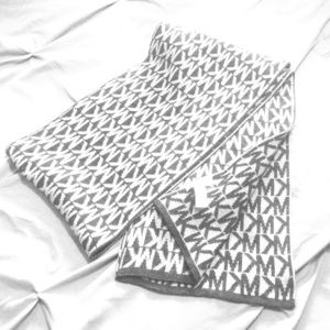 Michael kors scarf