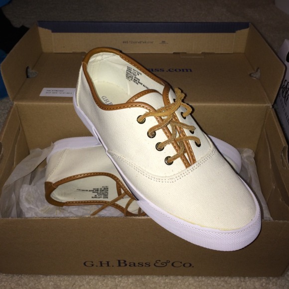 Bass Shoes - ‼️‼️G.H. Bass & Co. Bass-Off White Shoes