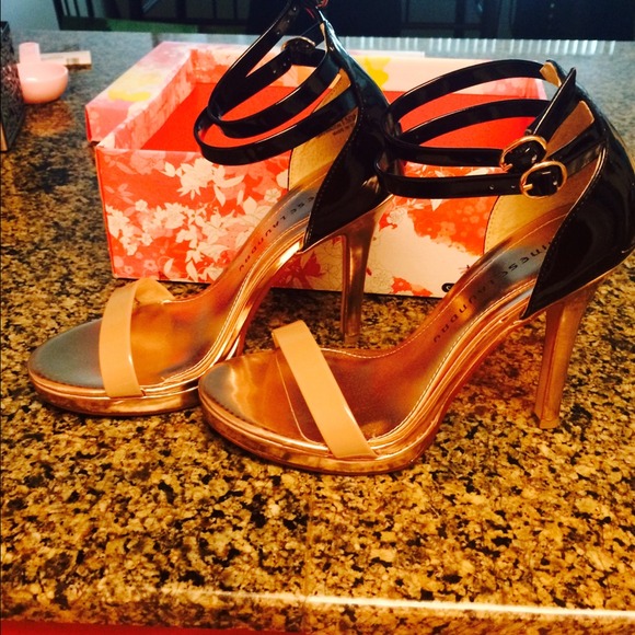 Black and rose gold strappy heels size 7.5.