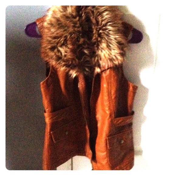 Dress barn faux fur light brown vest (small)