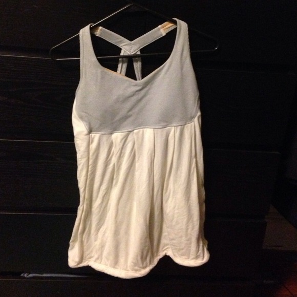 LuluLemon size 10 grey and white flow top