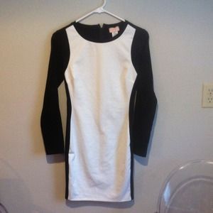 Love ADY fitted black and white dress