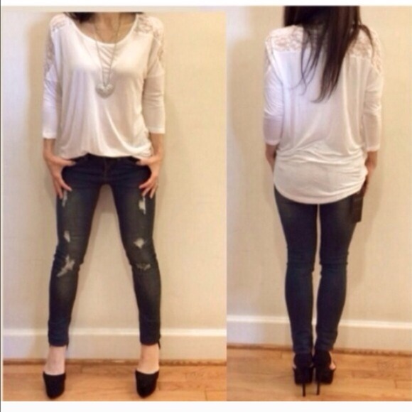 SALE SALE Lace trim top ONLY BLACK AVAILABLE - Picture 2 of 4