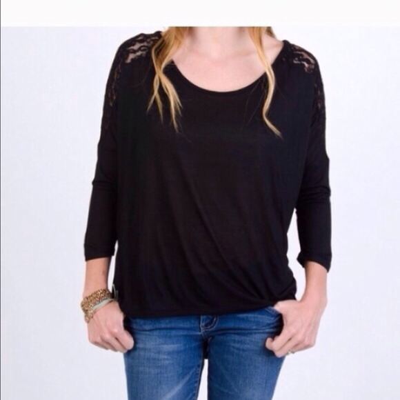 SALE SALE Lace trim top ONLY BLACK AVAILABLE - Picture 3 of 4
