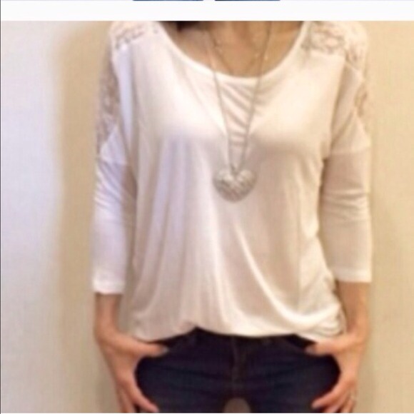 SALE SALE Lace trim top ONLY BLACK AVAILABLE - Picture 4 of 4