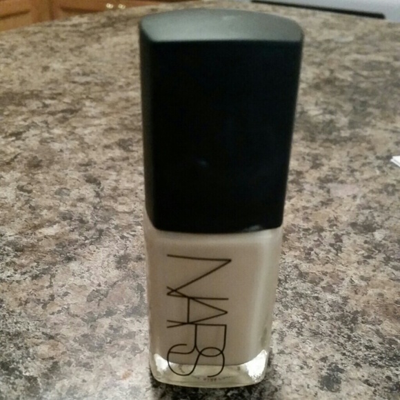 NARS sheer glow foundation