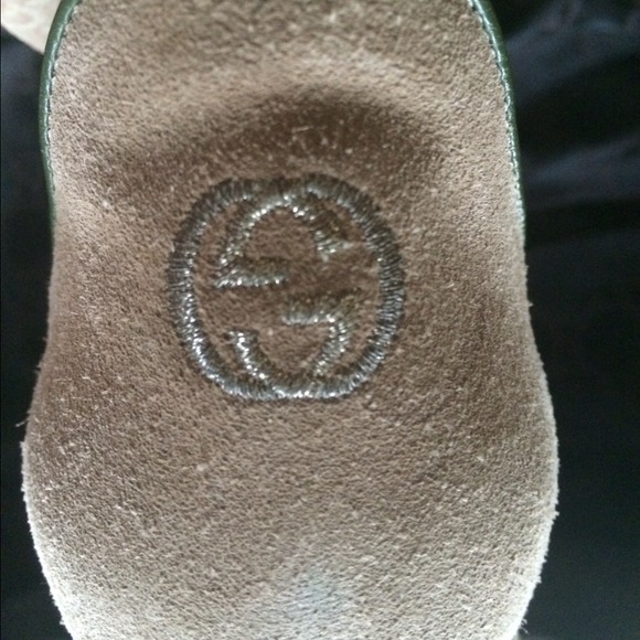 SOLD! ❄️⛄️Gucci Suede Boots⛄️❄️ - Picture 3 of 4